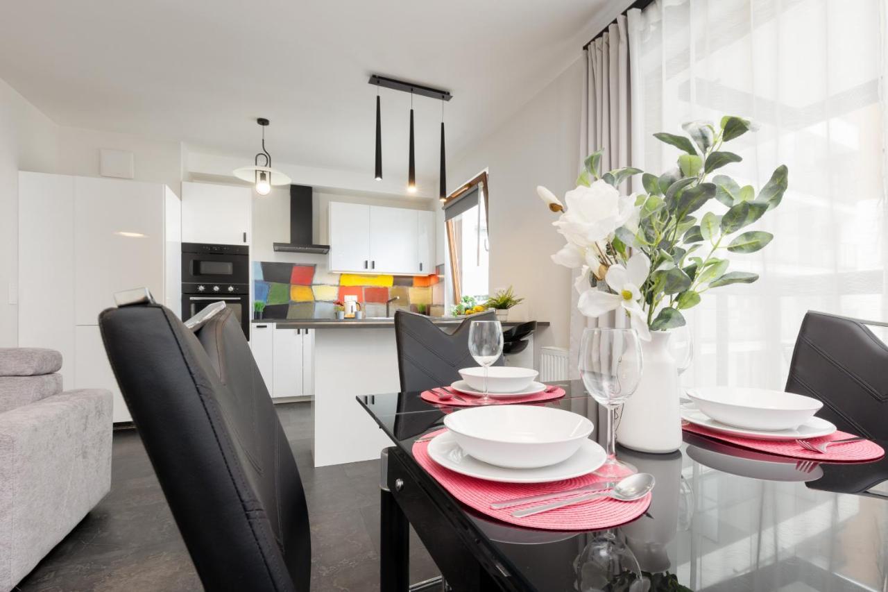 Apartment Center Grzybowska 85 With Parking By Renters *
